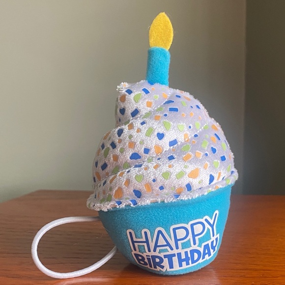 Build-A-Bear Blue and Yellow Birthday Cupcake for your special friend - Picture 1 of 3